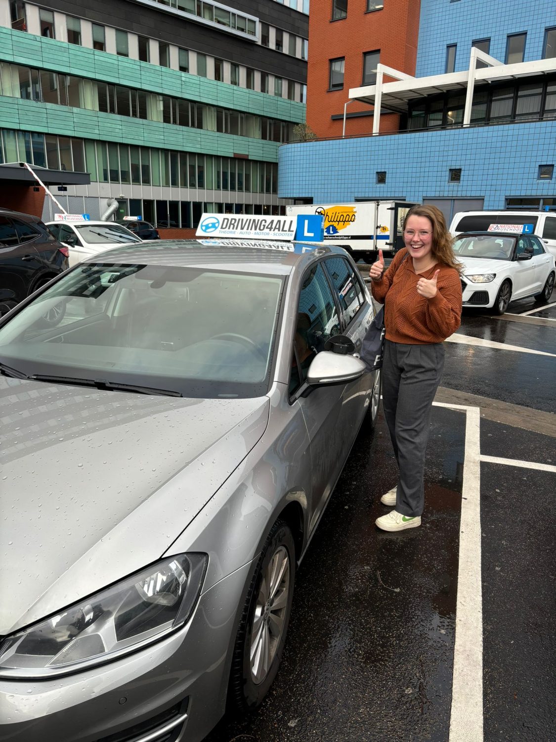 Rijles in Pijnacker met leerling en instructeur van Driving4All